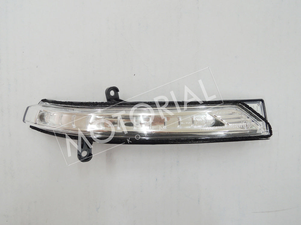 2011-2014 HYUNDAI i40 SALOON WAGON TOURER OEM Outsdie Mirror Repeater Lamp Right